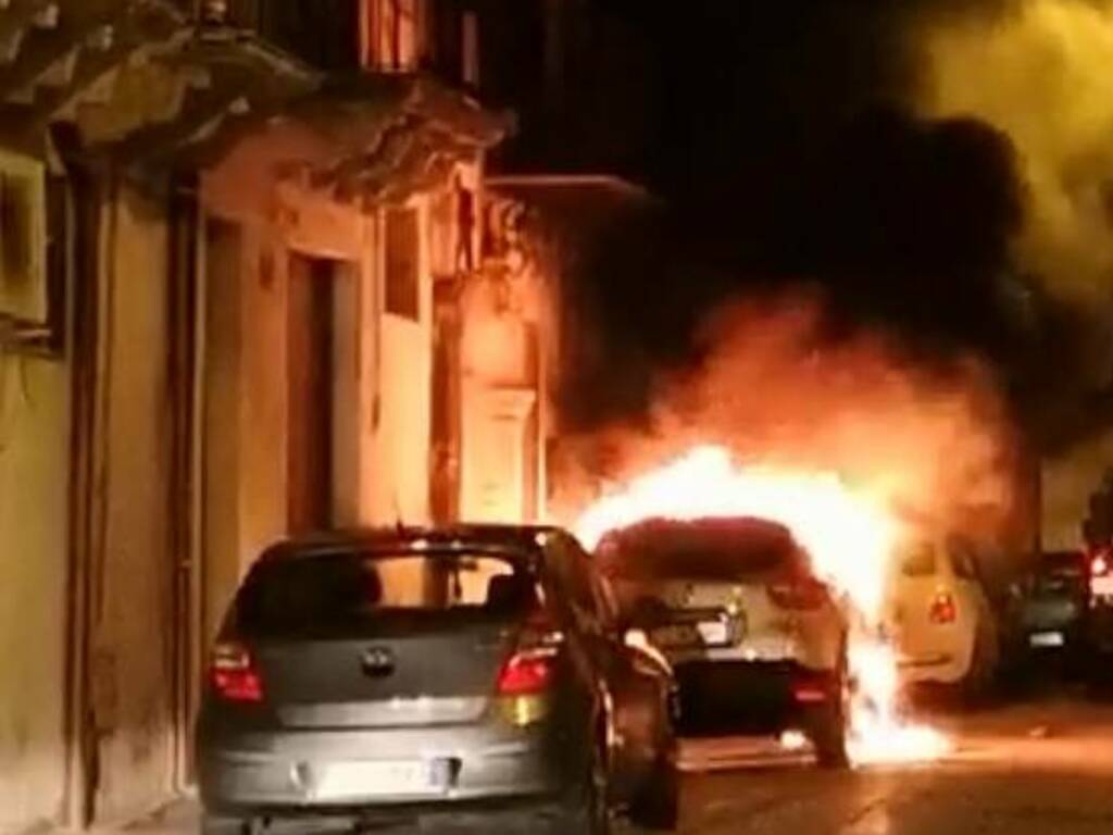 Partinico incendio auto via Crocifisso 5-11-2018 (1)