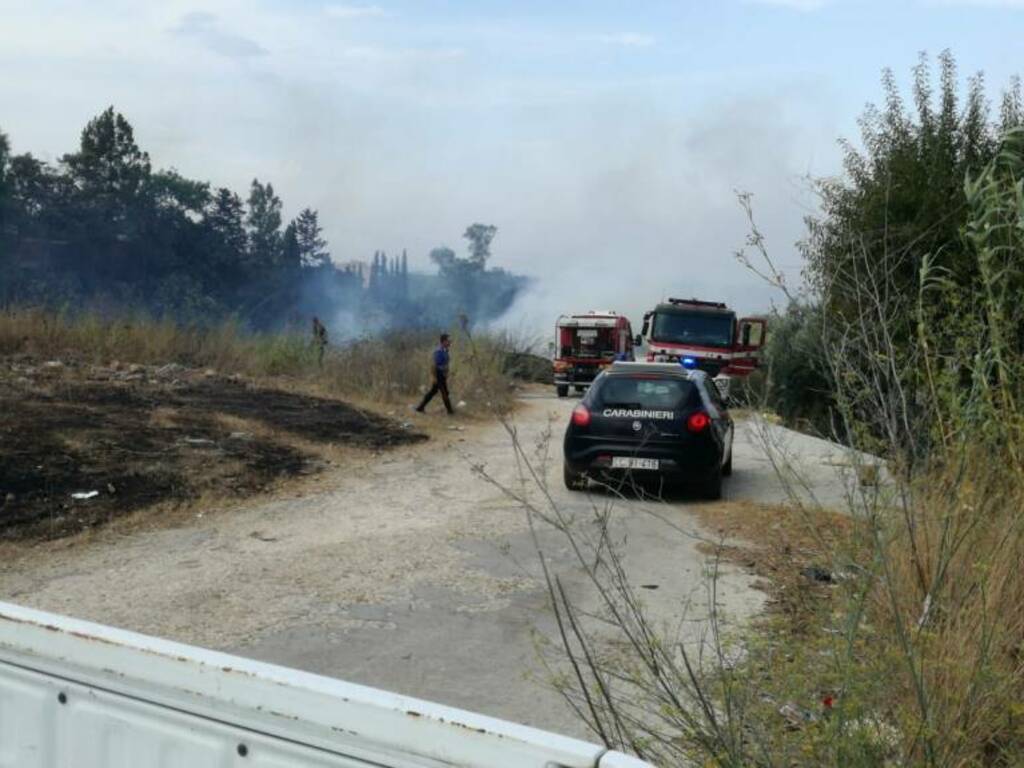 Alcamo incendio area artigianale contrada Sasi 28-8-2019