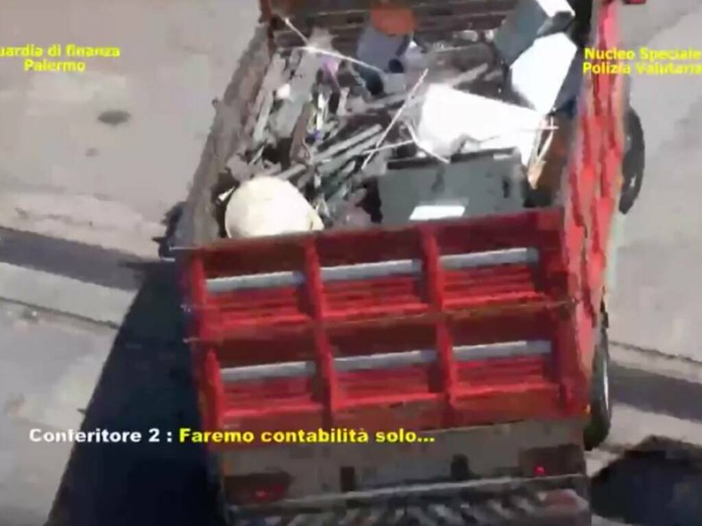 Carini Palermo traffico illecito rifiuti