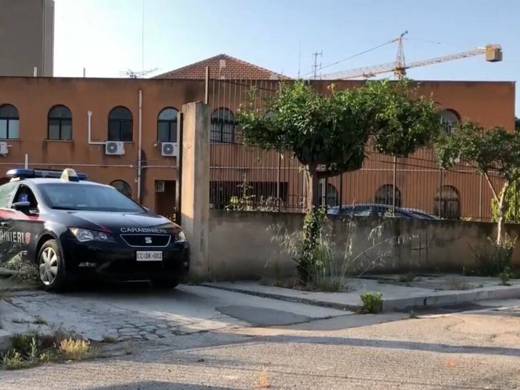 Partinico carabinieri caserma uscita auto