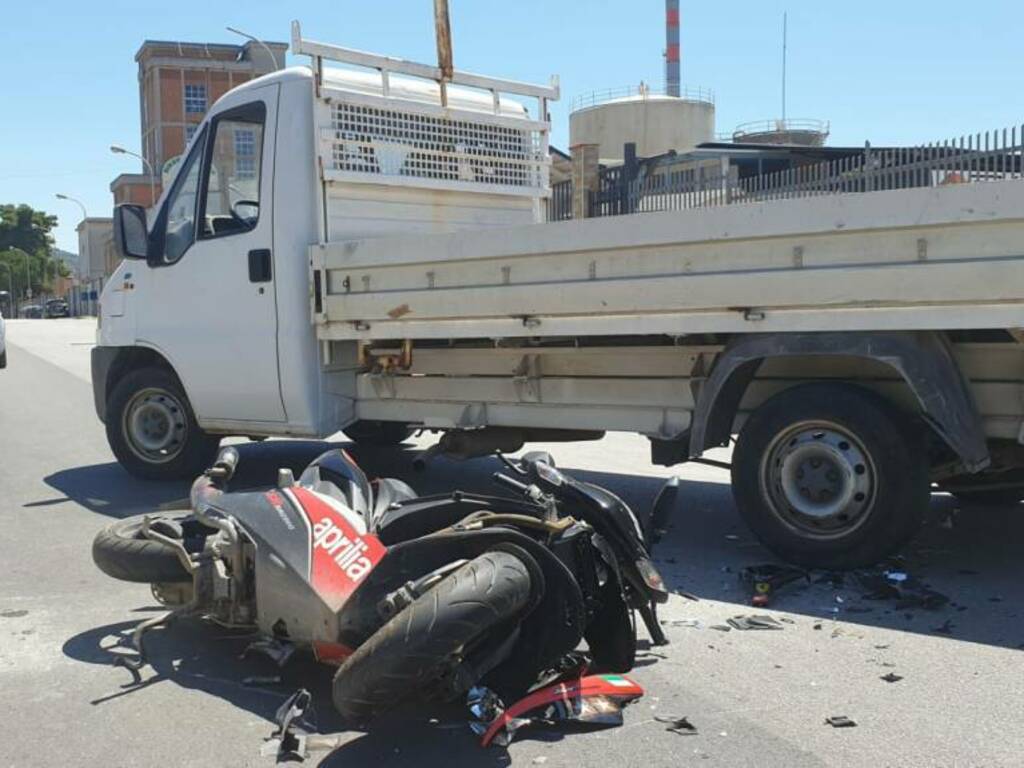 partinico incidente viale dei Platani moto-furgone ferito minorenne