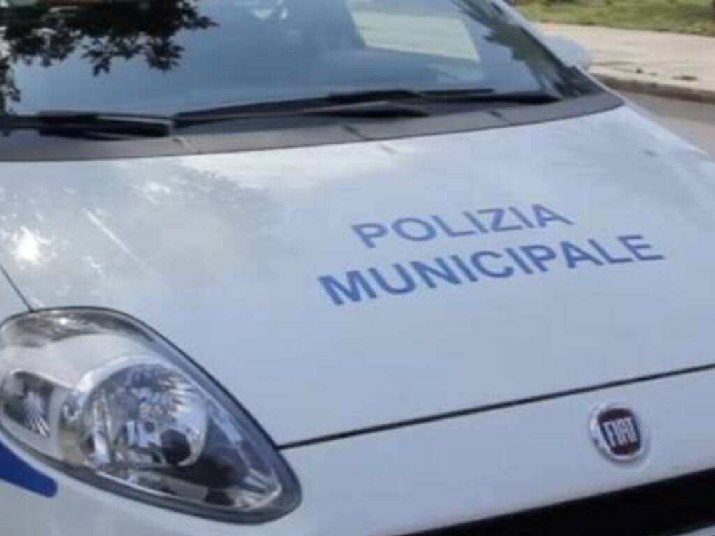 polizia municipale auto