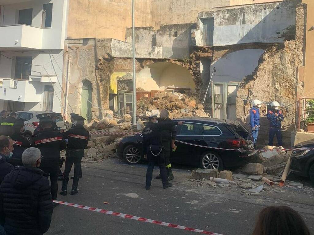 Terrasini crollo palazzina disabitata via Ventimiglia 17-12-2021 (2)