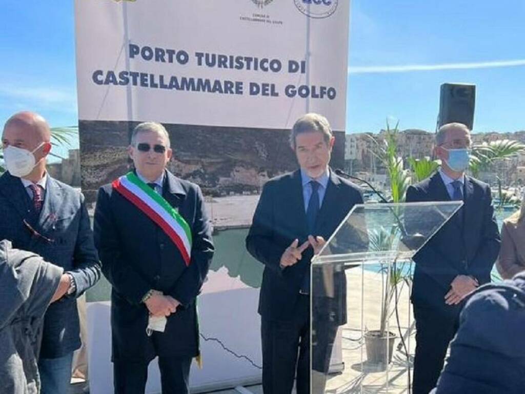 Castellammare visita presidente Regione completamento lavori II lotto porto