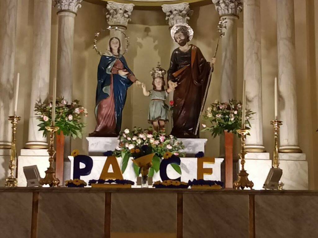 Castellammare chiesa San Giuseppe novena altare con scritta pace