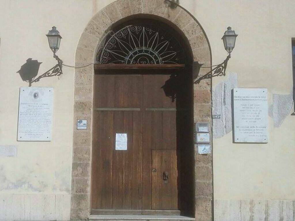 Partinico ingresso palazzo Carmelitani