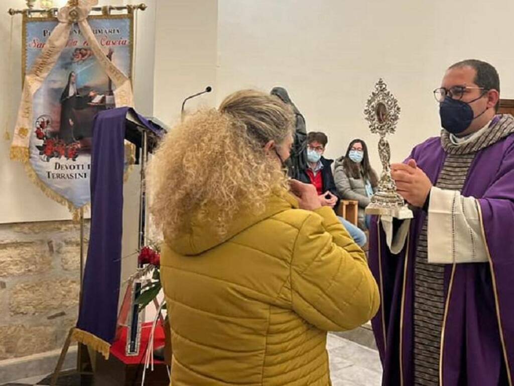Terrasini arrivo relioquie santa Rita parrocchia M Ss.Provvidenza 7-4-2022