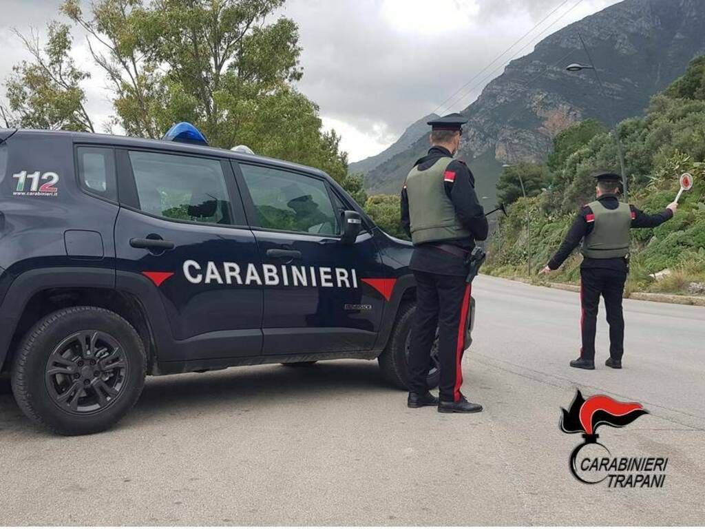 Castellammare carabinieri posto blocco