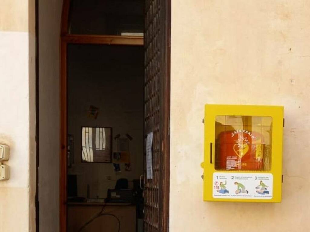 Cinisi municipio installazione defibrillatore donato da Seus 118 (2)