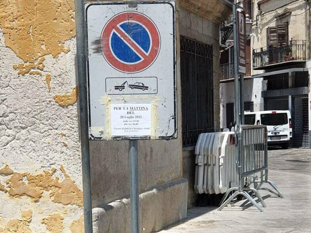 Carini divieto parcheggio centro storico lavaggio e bonifica strade (2)