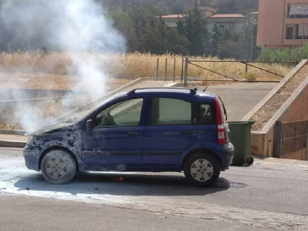 Partinico incendio auto in marcia via Repubblica 6-7-2022