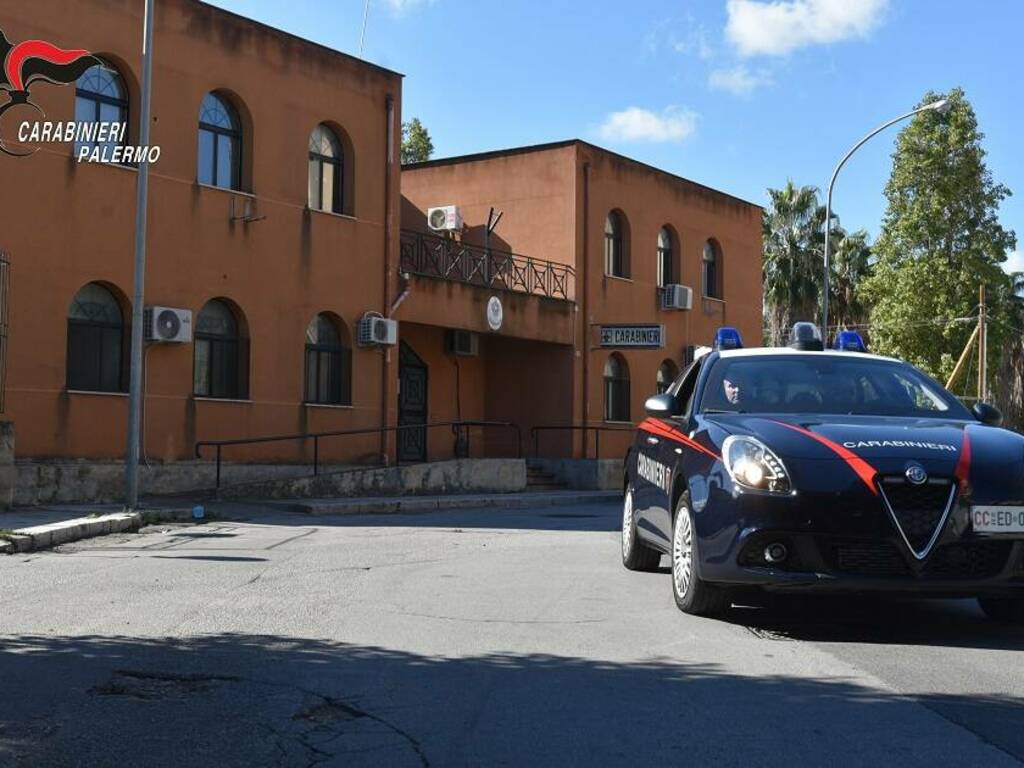 Partinico compagnia caserma carabinieri con pattuglia (2)