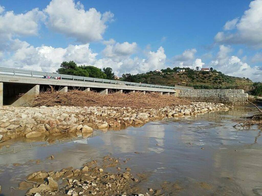 Alcamo ponte provvisorio San Bartolomeo accumulo detriti 15-10-2022