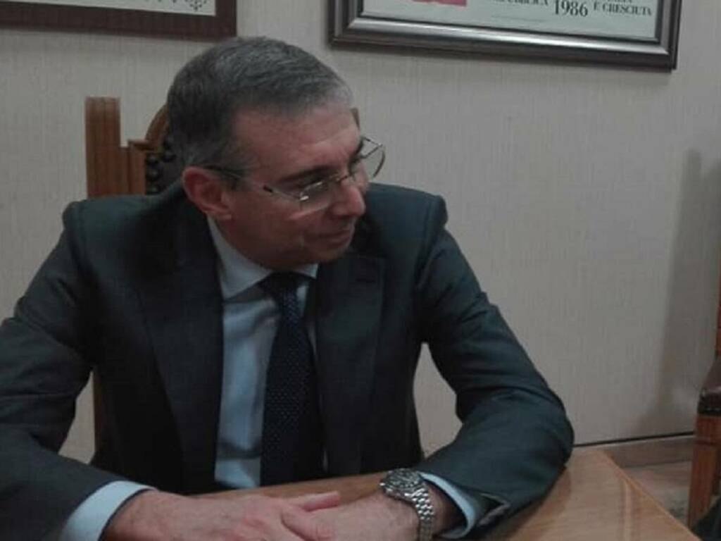 Il sindaco di Castellammare nomina i burocrati del Comune e li conferma