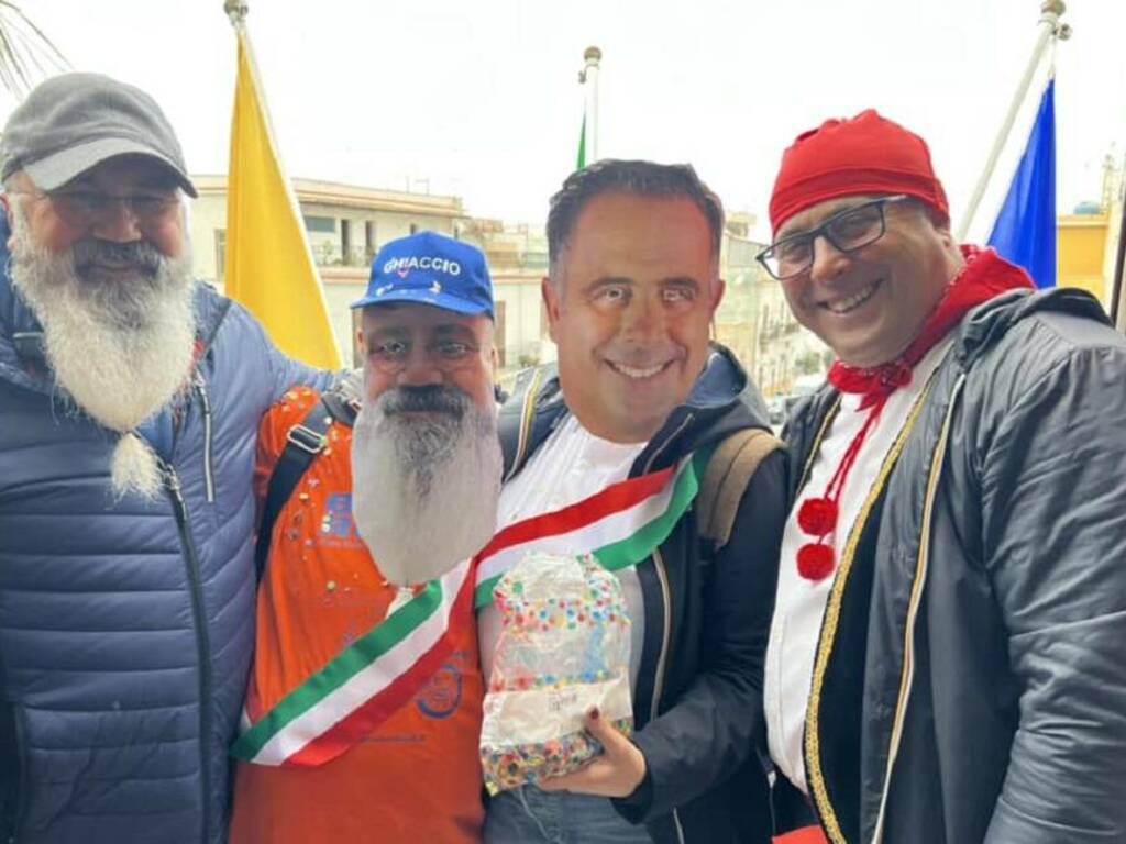 Oggi è tornato dopo la pandemia il carnevale dei ragazzi e dei bambini di Terrasini, in strada anche le maschere dei politici 