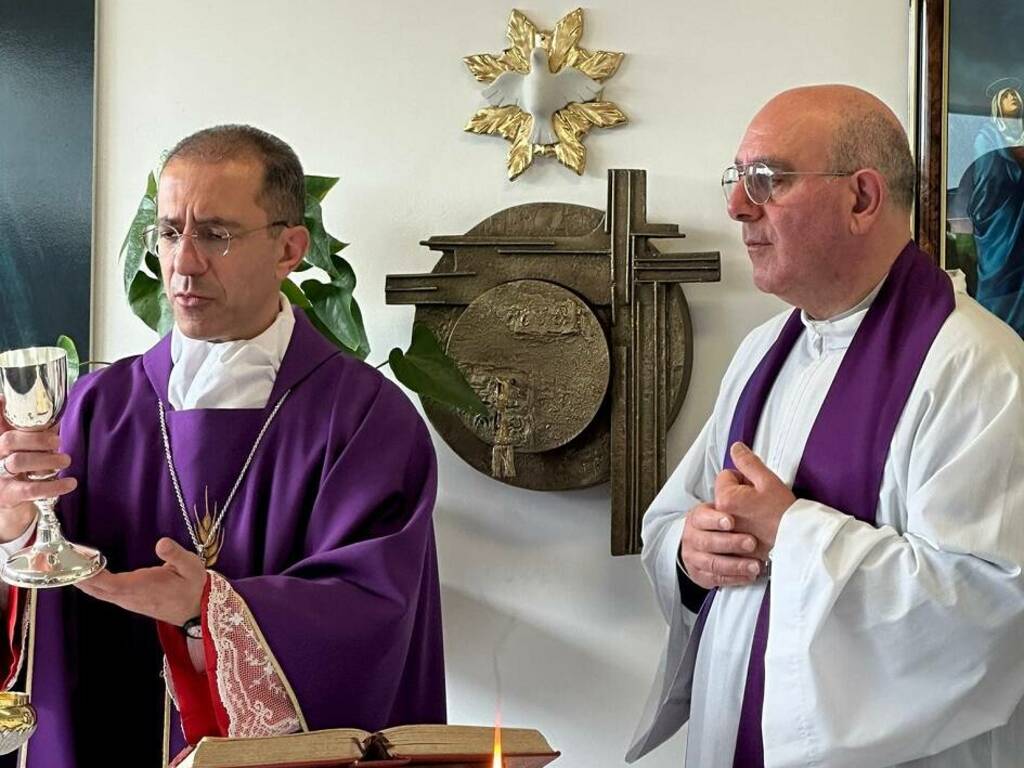 Visita del vescovo di Monreale all’ospedale Civico di Partinico, ha celebrato messa e dato parole di conforto agli ammalati  