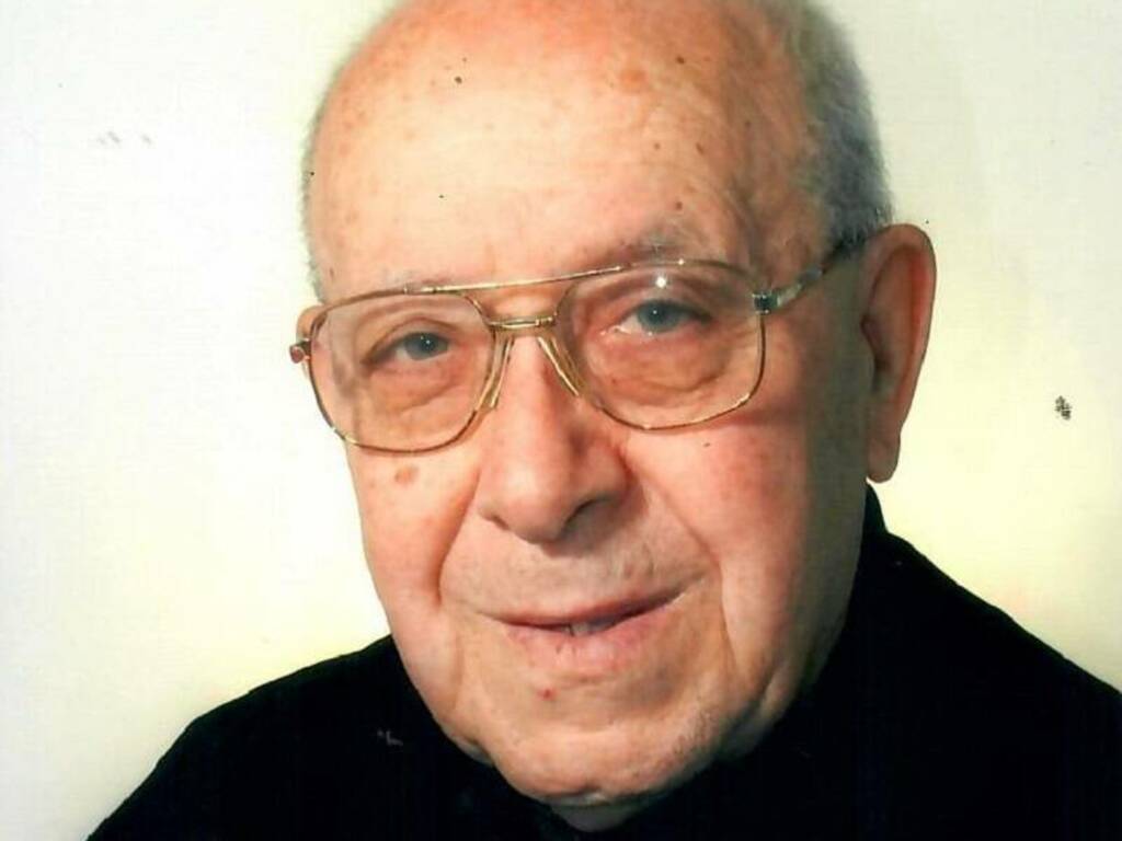 Castellammare del Golfo dice addio al suo ultimo padre passionista, è morto a 95 anni padre Pio Bosco
