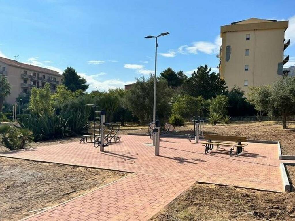Inaugurata una nuova area fitness all’interno di villa Olivia a Castellammare del Golfo accessibile anche ai disabili