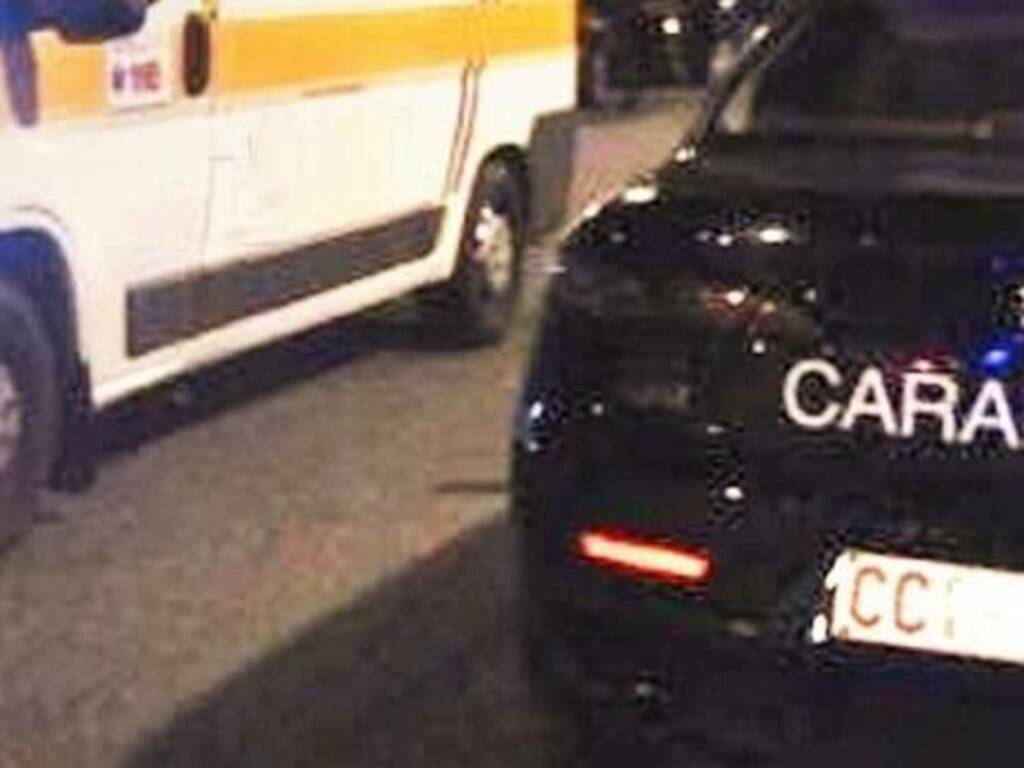 Tanta paura per una ragazza coinvolta in un incidente ad Alcamo, la sua auto si è capovolta in contrada Palma  