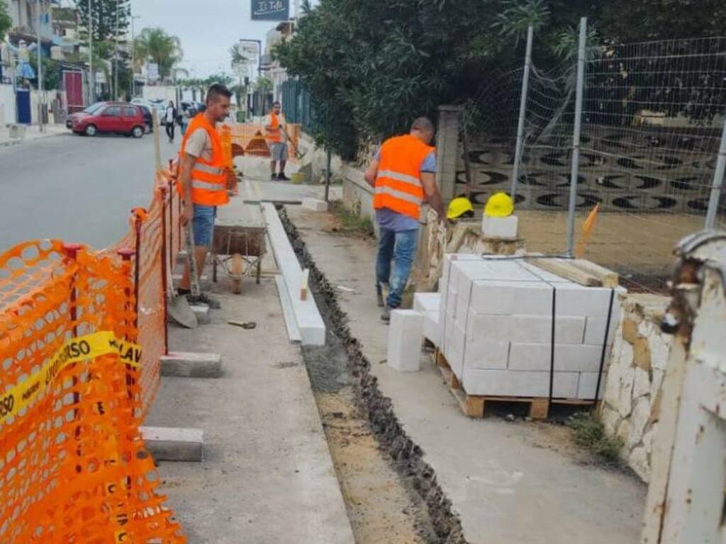 Partiti i lavori per la realizzazione del marcia<piedi in via Madonna del Ponte a Balestrate per garantire sicurezza ai pedoni 
