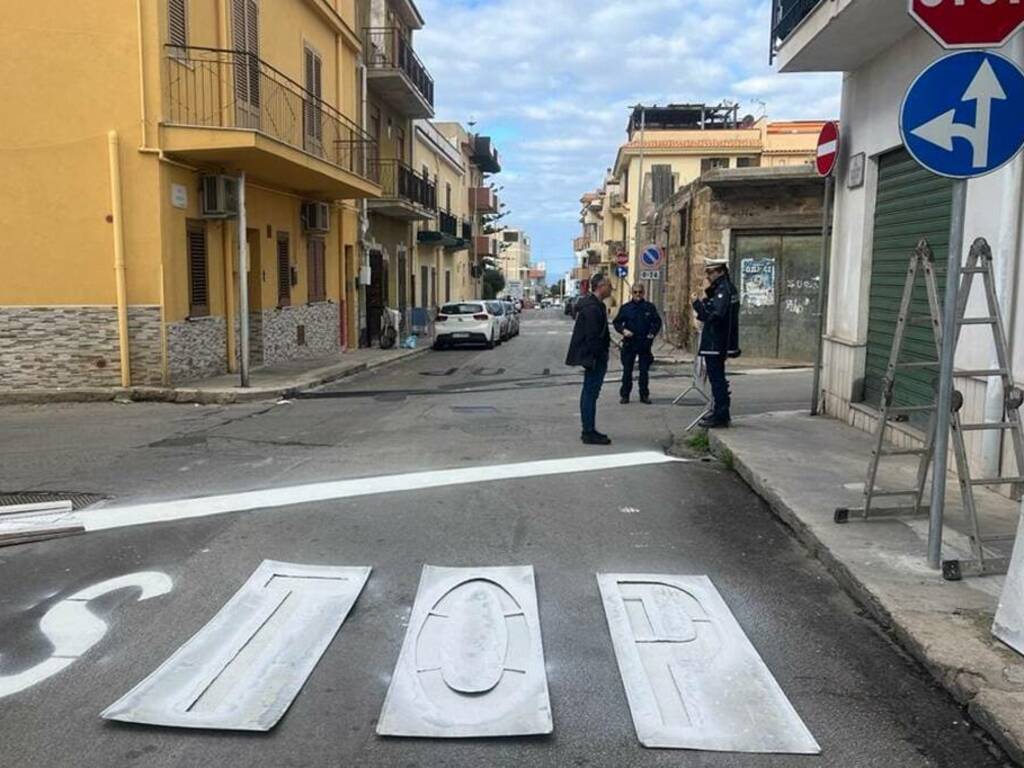 Cambiano i sensi di marcia al pericoloso incrocio di via Cala rossa, a Terrasini messa in sicurezza la viabilità  
