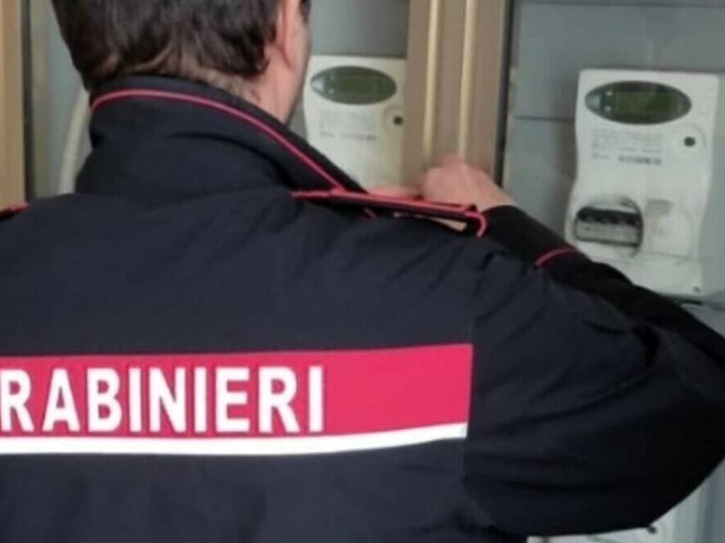 Scattano tre denunce a Camporeale da parte dei carabinieri per furto di energia elettrica, scoperti allacci abusivi  