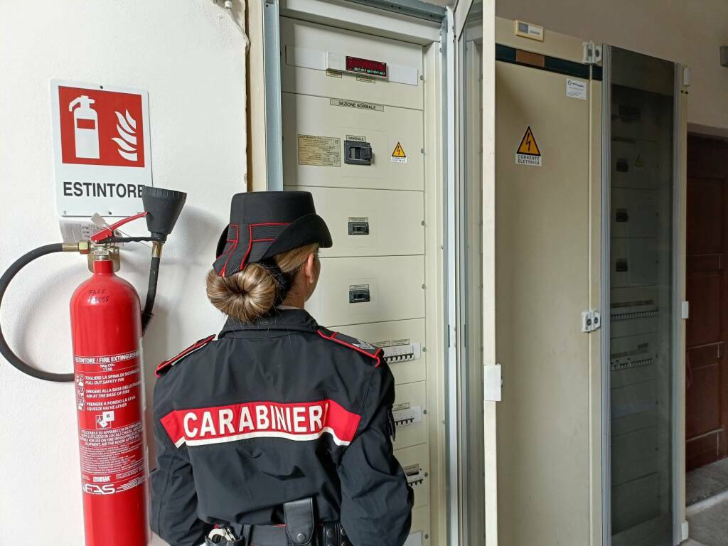 Operazione dei carabinieri alle case popolari di Carini, 23 le persone denunciate per furto di energia elettrica