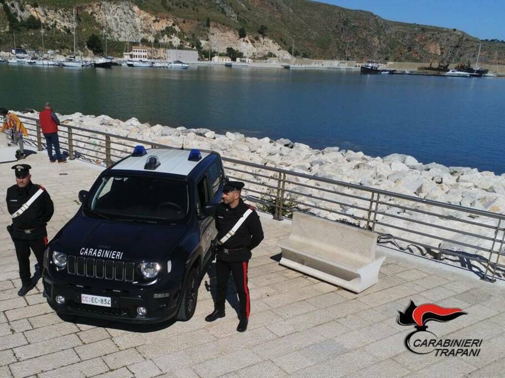 Arrestato a Castellammare del Golfo un giovane che evade dai domiciliari e picchia il padre, finisce adesso in carcere
