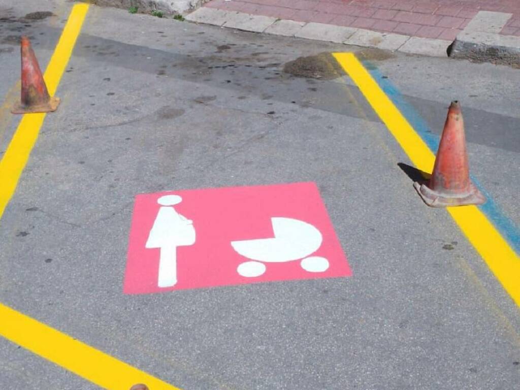 Parcheggi ad Alcamo gratis per genitori con bimbi al di sotto dei due anni e per i disabili, la decisione della giunta 