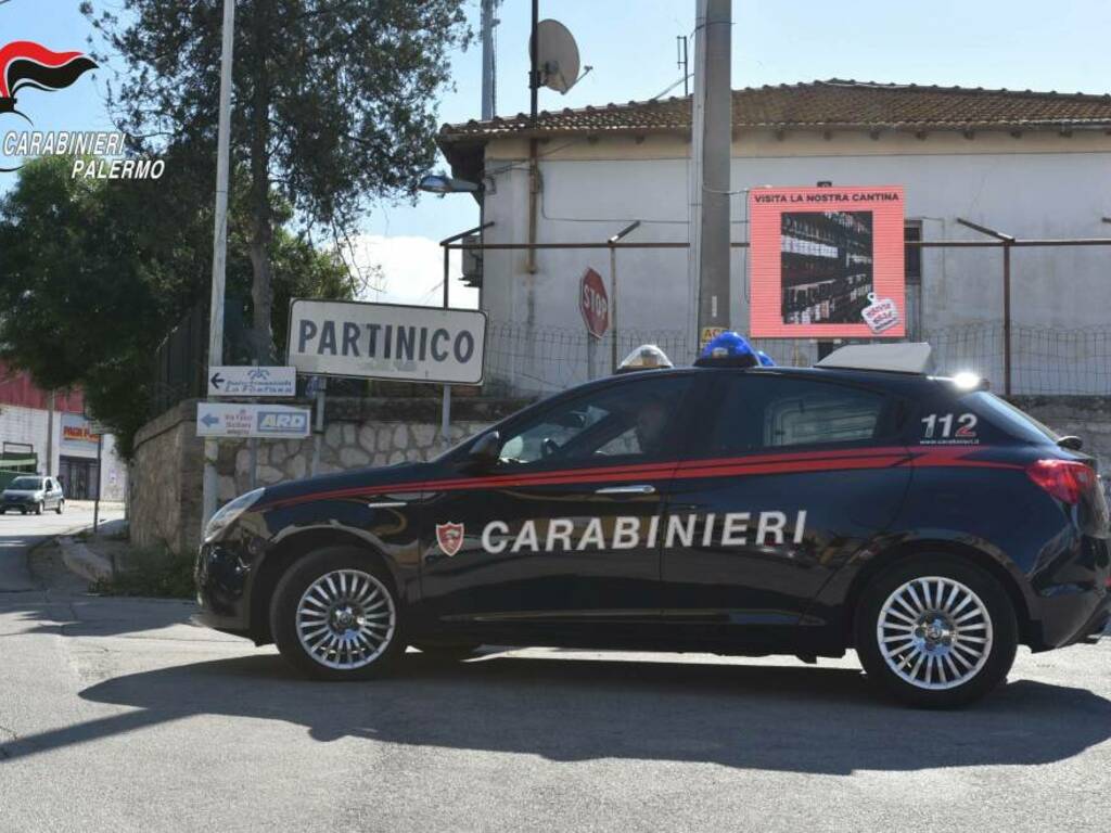 Un uomo di 45 anni denunciato a Partinico, ha provato a corrompere i carabinieri per evitare l’alcoltest
